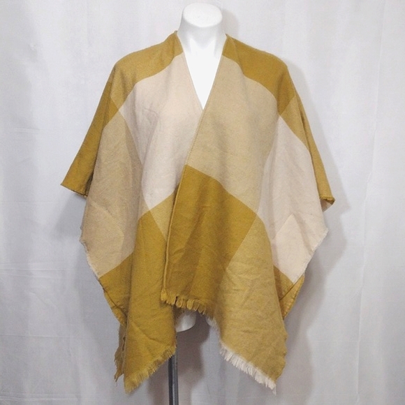 Universal Thread Ruana Fringe Poncho Travel Wrap Blanket Top One Size - Picture 1 of 7